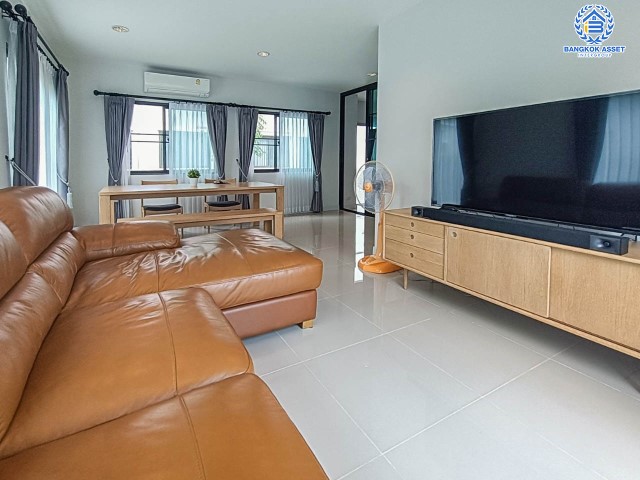 *****บ้านเดี่ยวมือสองย่านนนทบุรี ม.เพฟ ปิ่นเกล้า-ศาลายา เนื้อที่กว้างขวางมากถึง 54.40 ตร.ว. ฟังก์ชัน 3 ห้องนอน 3 ห้องน้ำ ที่จอดรถ 2 คัน บ้านสวยสไตล์โมเดิร์น มีพื้นที่รอบ ๆ บ้าน โครงการตั้งบนทำเลแห่งการเดินทาง เชื่อมต่อถนนกาญจนาภิเษก ใกล้รถไฟฟ้าสายสีแดงอ่อน "สถานีศาลายา" จองเลย!